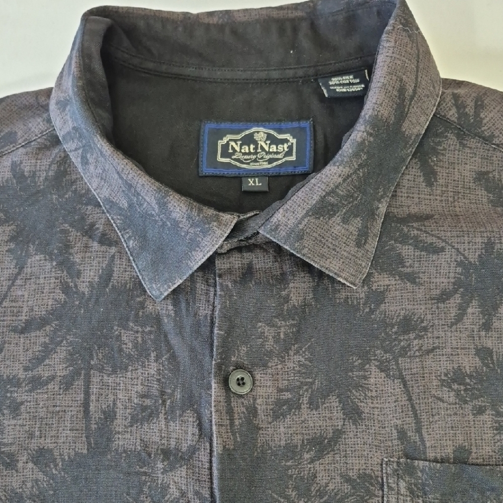 Nat Nast Men's Silk Blend Charcoal Palm Button down Short Sleeve Dress Shirt.
